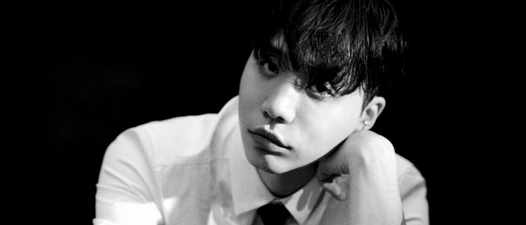 Black and white photo of Korean indie artist Dvwn
