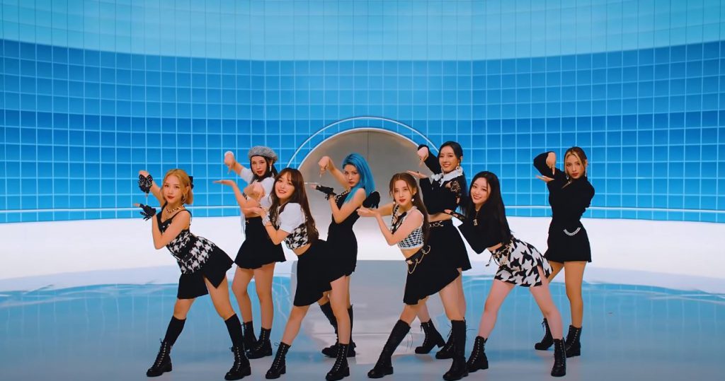 Screenshot from LIGHTSUM's "VIVACE" music video