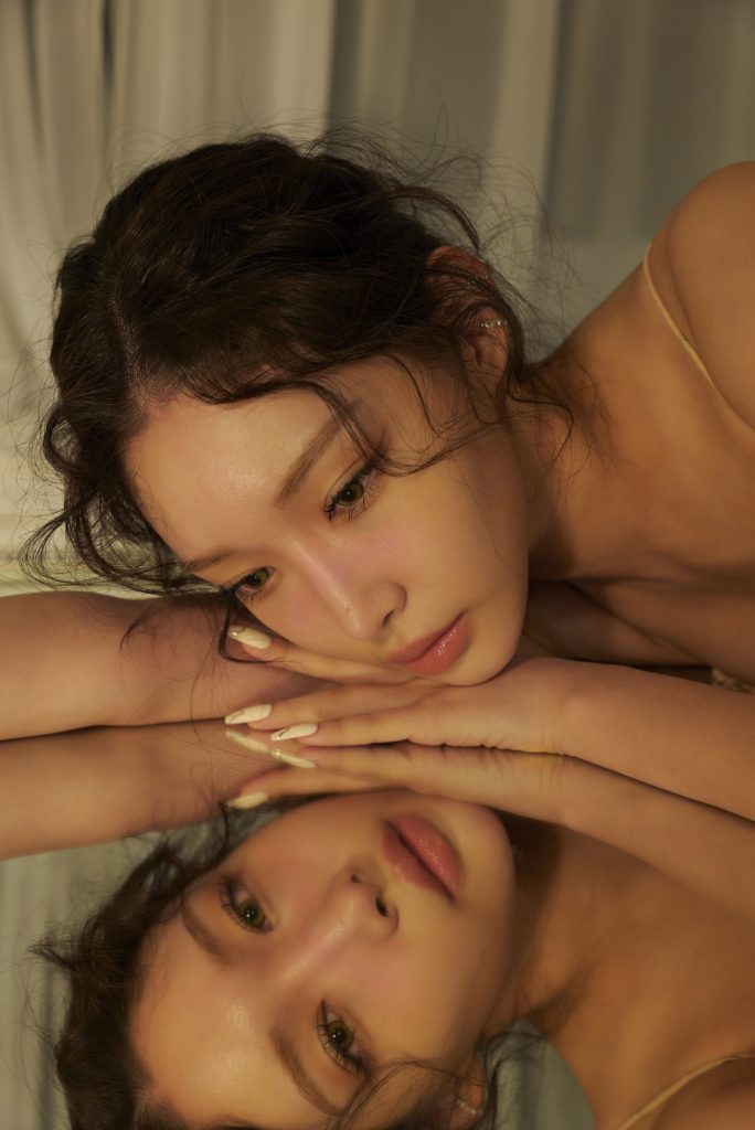 K-Pop soloist CHUNG HA for her new song "Killing Me"