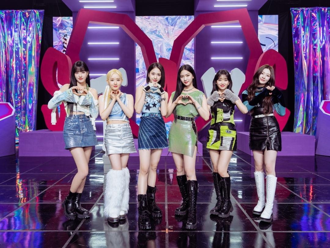 StayC Is Here and Ready to "RUN2U" in New Comeback KPop Concerts