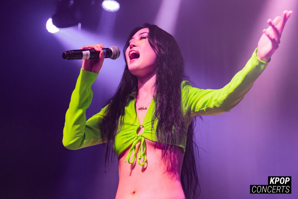 DeVita performing at 2022 Above Ordinary concert in Los Angeles