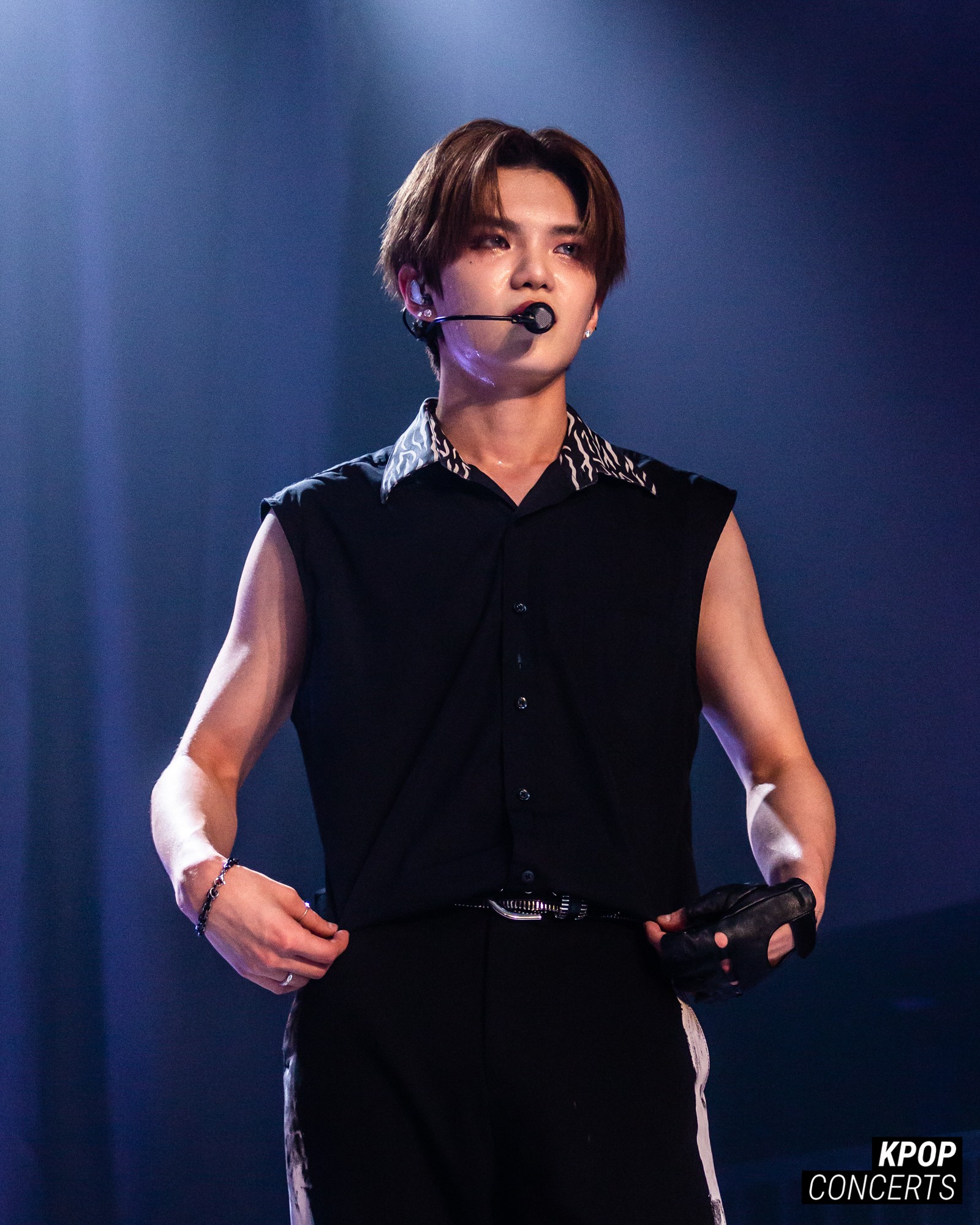 VERIVERY performing at their 2022 VERIVERY CONCERT PAGE : O concert at the Vermont Theater in Los Angeles