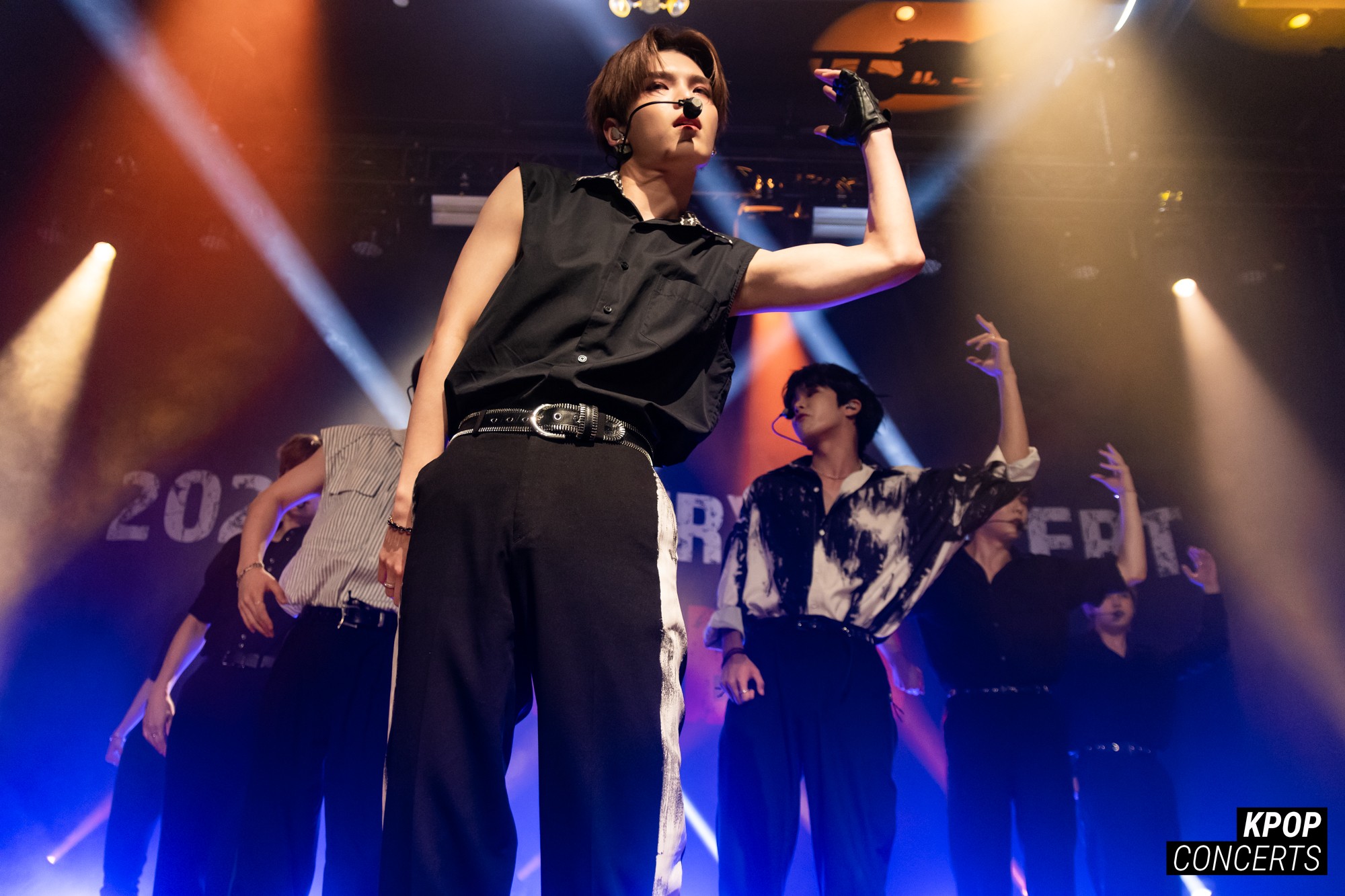 VERIVERY performing at their 2022 VERIVERY CONCERT PAGE : O concert at the Vermont Theater in Los Angeles