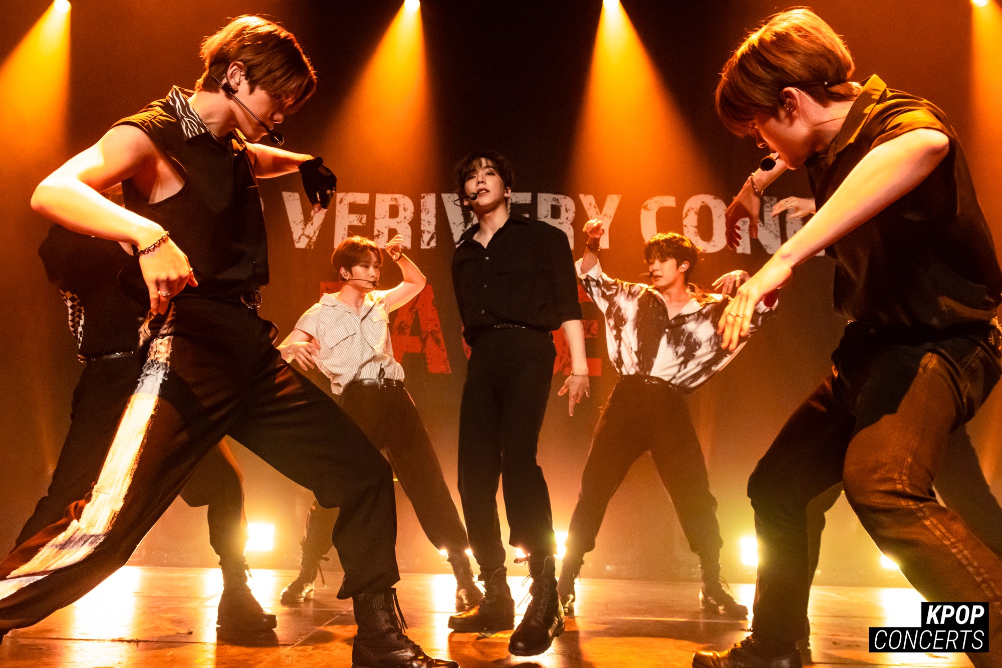 VERIVERY performing at their 2022 VERIVERY CONCERT PAGE : O concert at the Vermont Theater in Los Angeles