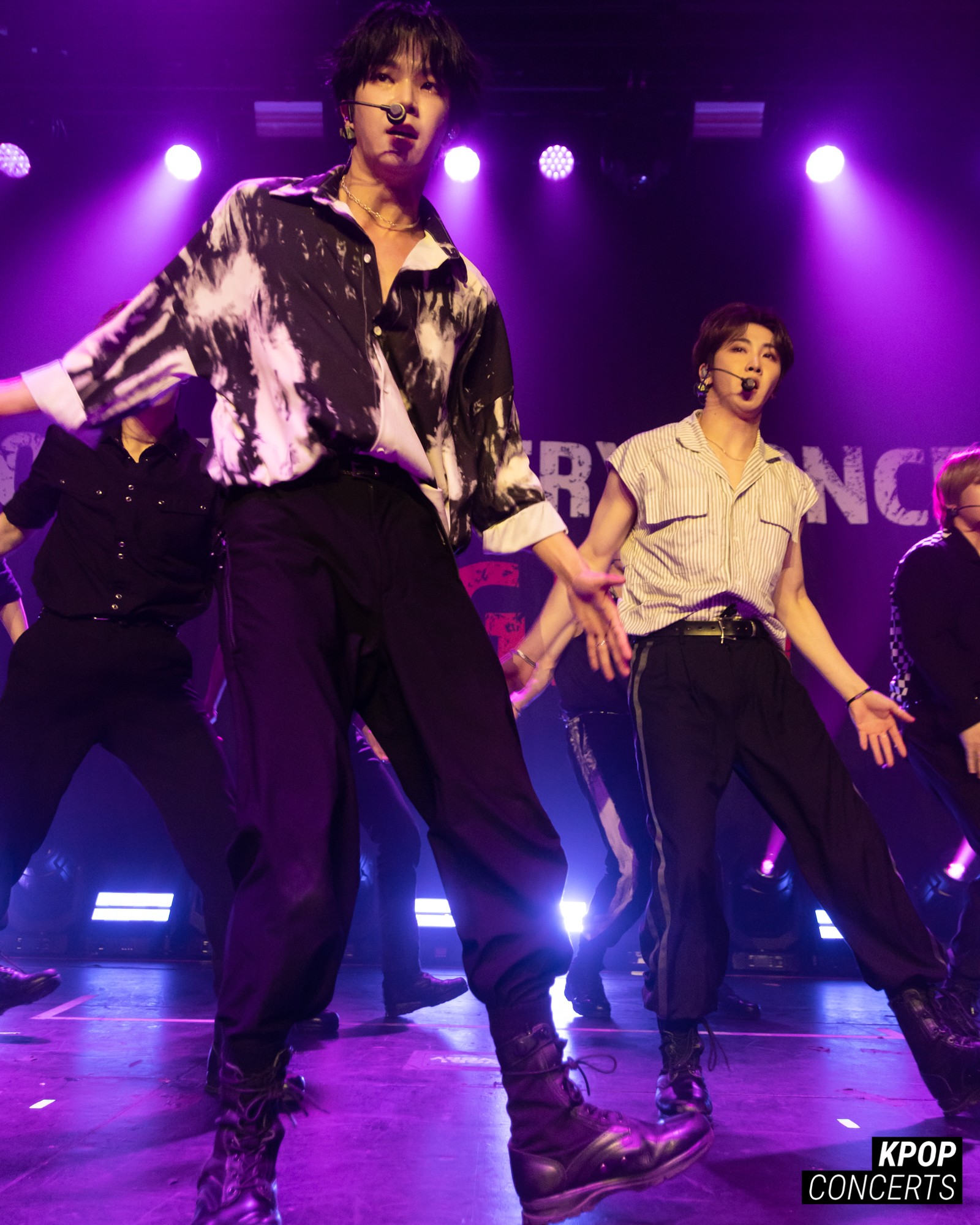 VERIVERY performing at their 2022 VERIVERY CONCERT PAGE : O concert at the Vermont Theater in Los Angeles