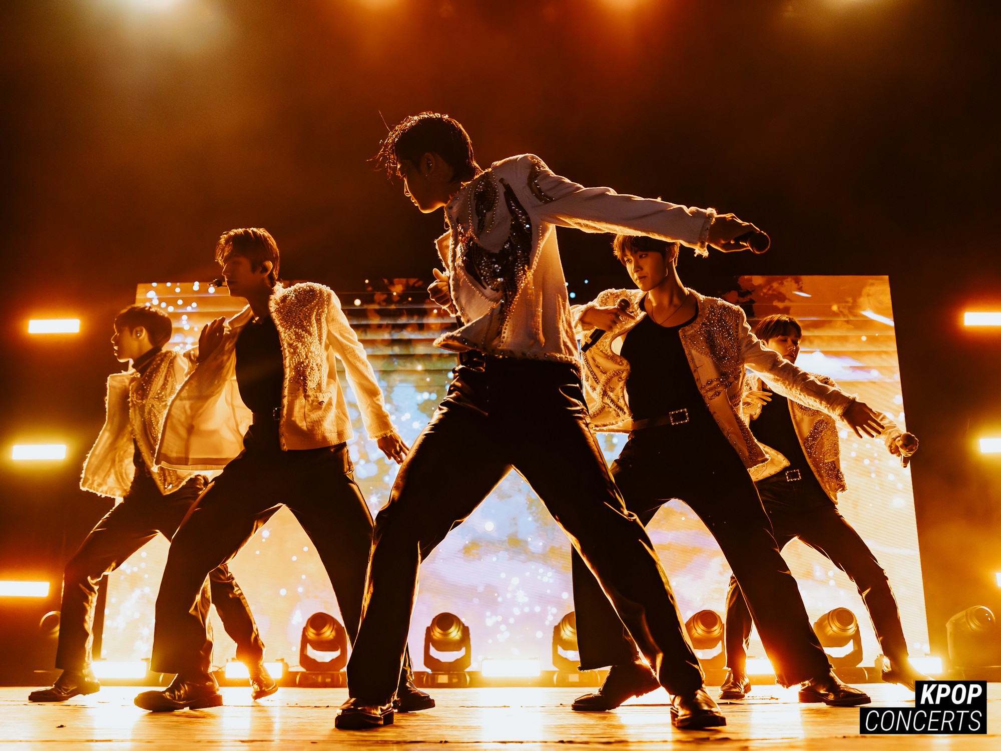RECAP] CIX Asks FIX to Stay Forever at '0 or 1' Tour in Los